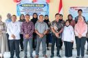 Camat Tabukan Utara, Bersama dengan Kedua Calon Kapitalaung, serta Panitia Pemilihan dan Jajaran Pemerintah Kampung Bahu dan MTK Kampung Bahu