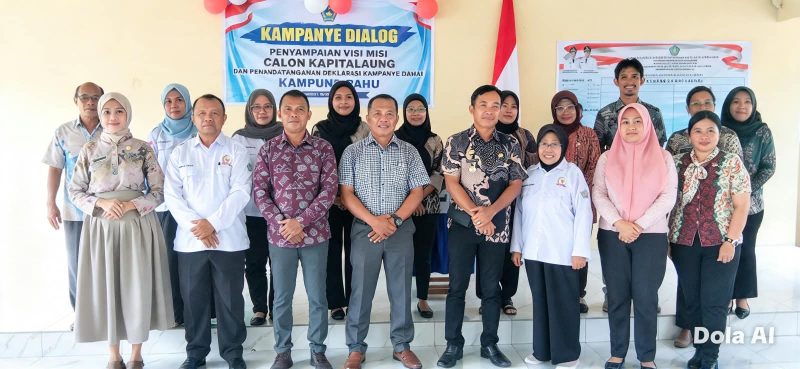 Camat Tabukan Utara, Bersama dengan Kedua Calon Kapitalaung, serta Panitia Pemilihan dan Jajaran Pemerintah Kampung Bahu dan MTK Kampung Bahu