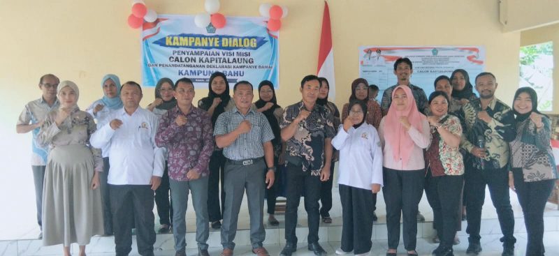 Camat Tabukan Utara, Pj Kapitalaung Kampung Bahu, Panitia Pemilihan Kapitalaung bersama dengan kedua Calon Kapitalaung Kampung Bahu, serta Ketua MTK bersama Anggota serta jajaran perangkat kampung bahu
